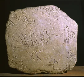 Grabstele mit Jagd- und Kampfszenen, Novilara